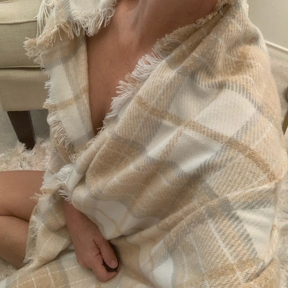 Aerie, cream/tan/gray scarf, 30”x80.” Cozy, blanket scarf. NWT. Fall is coming! - Picture 2 of 5